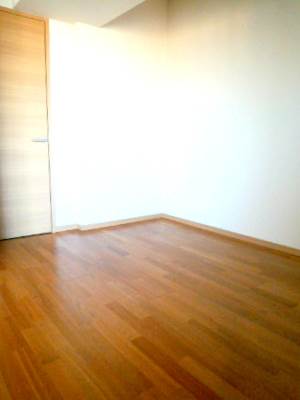 Living and room. Cho and the space