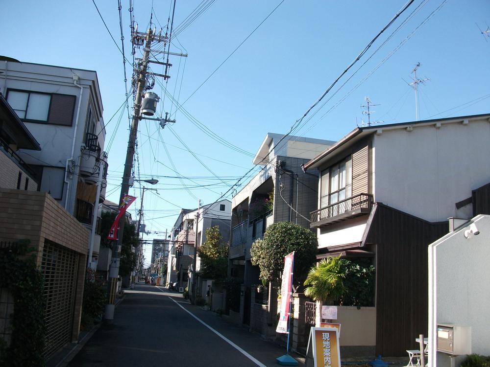 Local appearance photo. Local (12 May 2013) Shooting