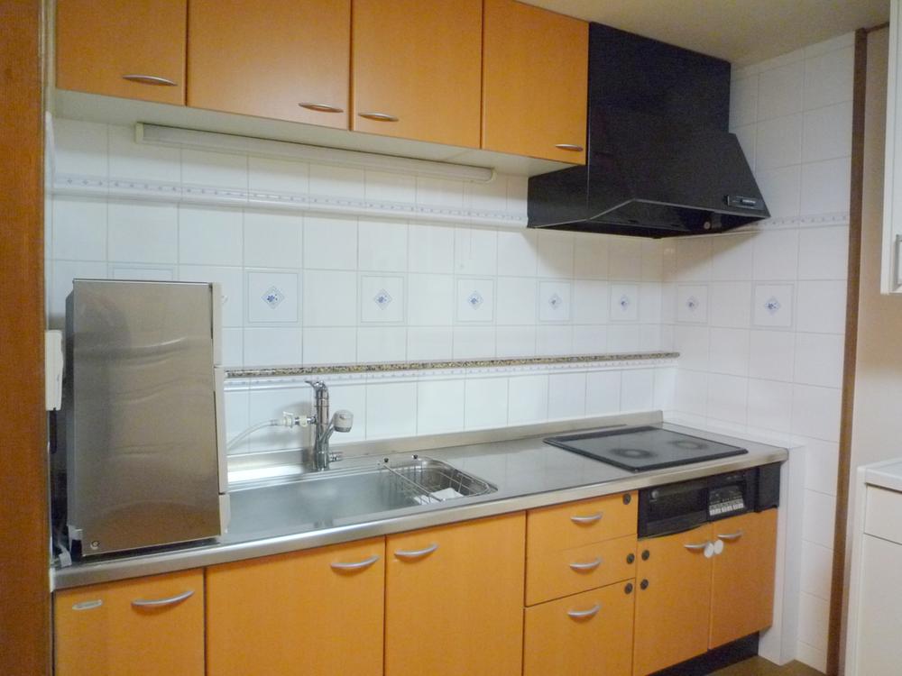 Kitchen. 3-neck IH kitchen