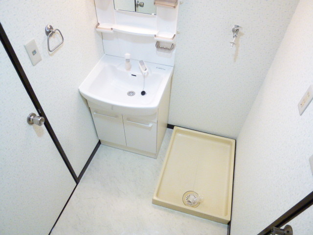 Washroom. Dressing room