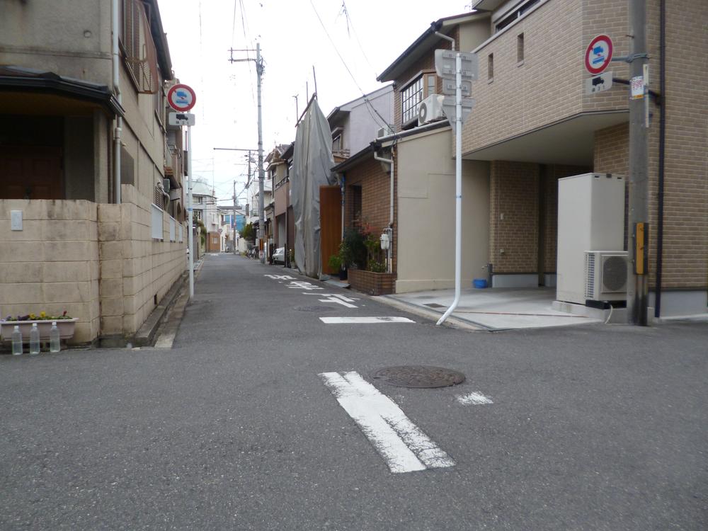 Local photos, including front road. Local (12 May 2013) Shooting