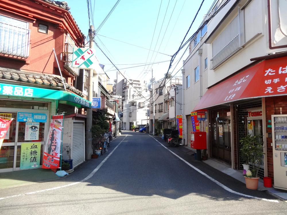 Local photos, including front road. Local (March 2013) Shooting