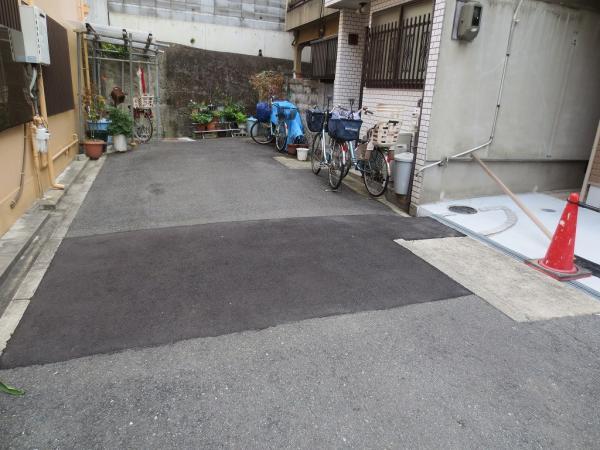 Local photos, including front road. Frontal road