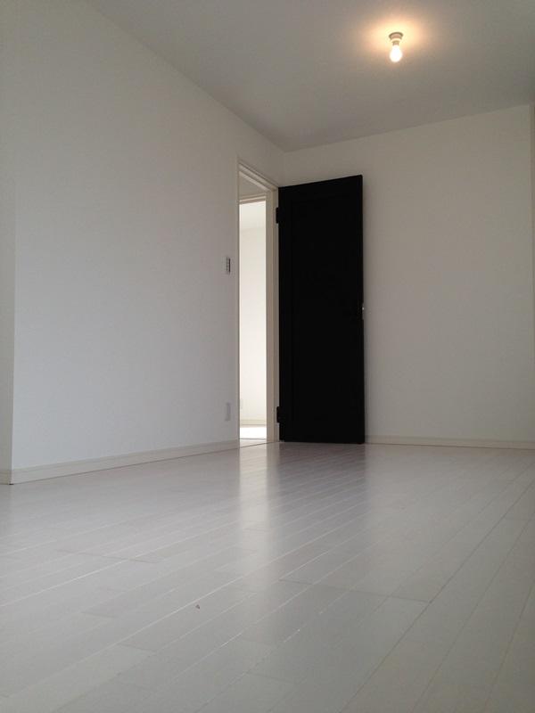 Non-living room. Western is