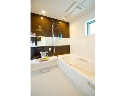 Bathroom. Because with bathroom dryer day of rain is also possible to hang out even laundry (bathroom Madoyu)