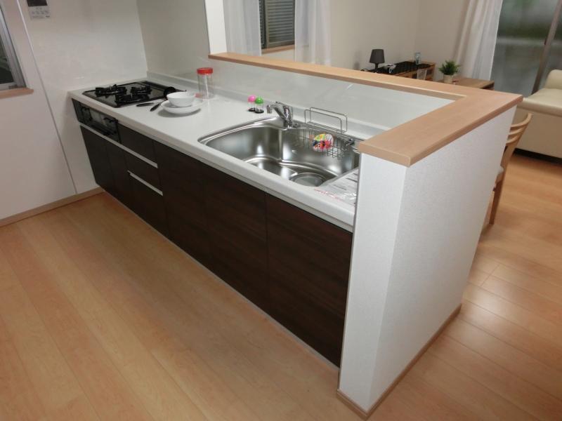 Same specifications photo (kitchen)
