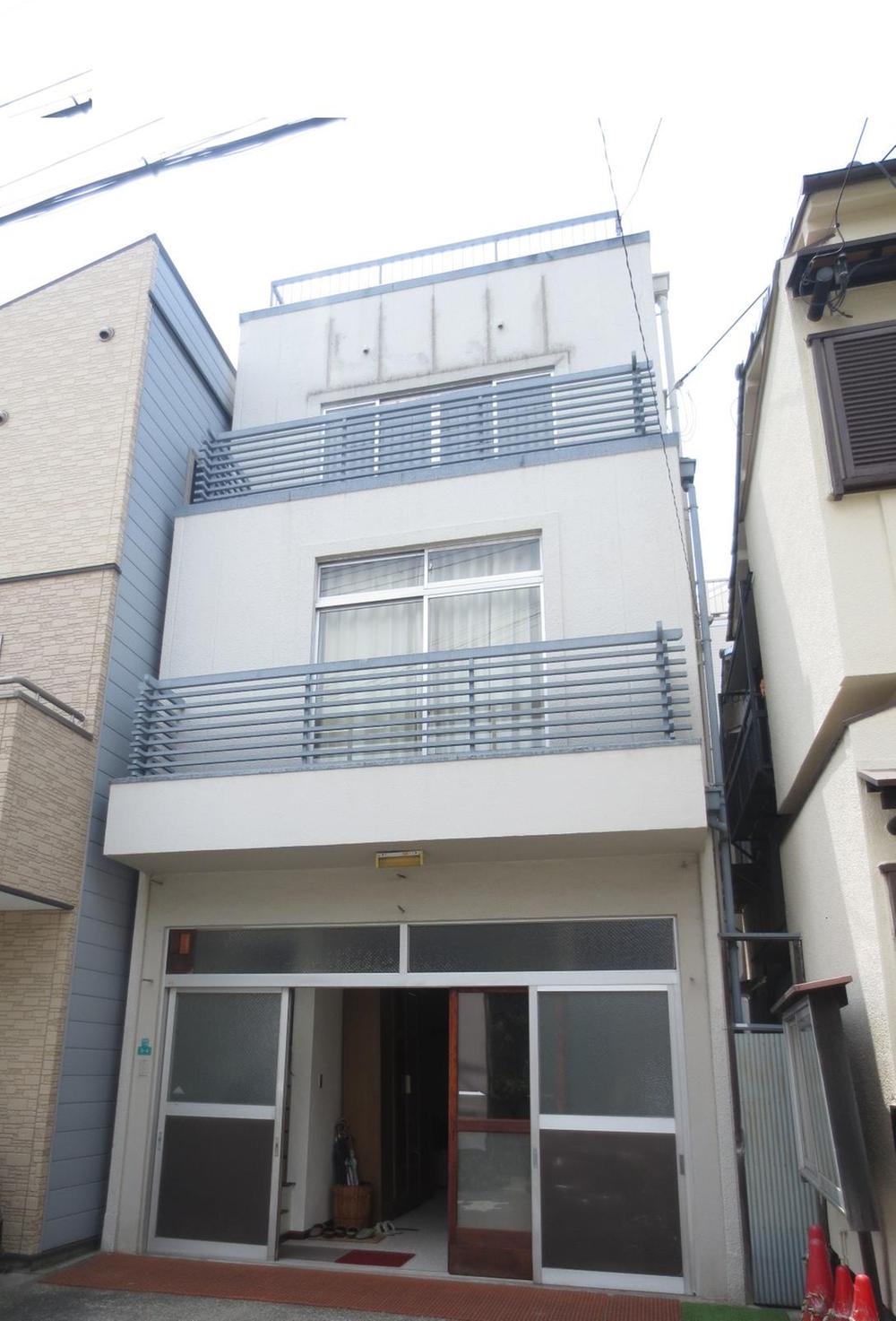 Local appearance photo