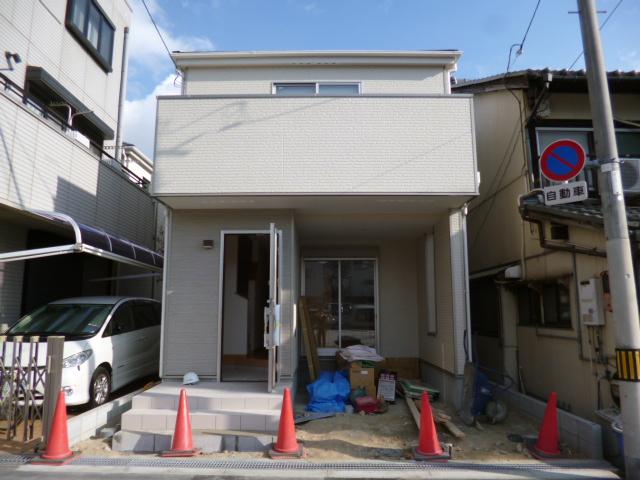 Local appearance photo. Local (12 May 2013) shooting Building 3