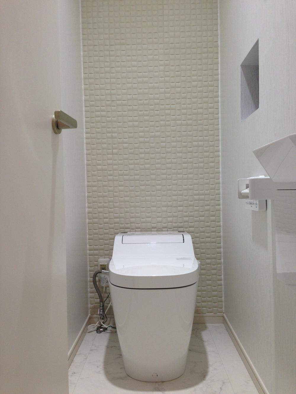 Toilet. Panasonic "La Uno S"