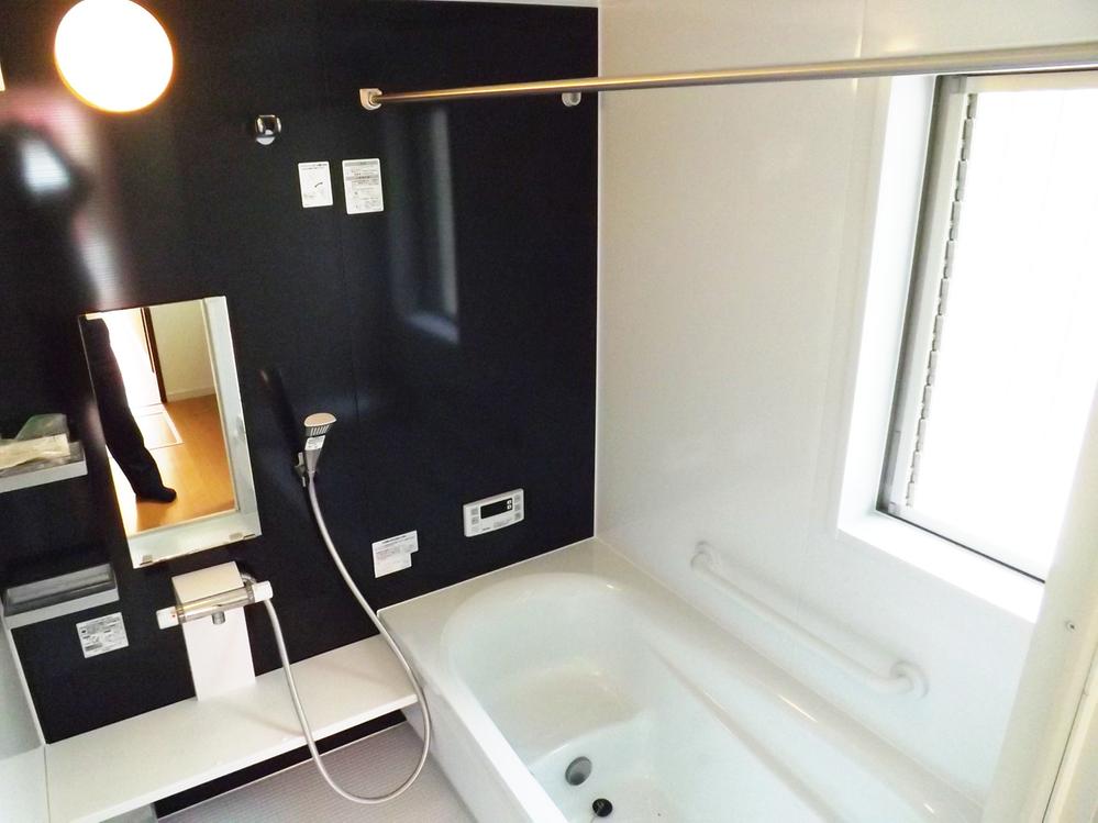 Bathroom. Local photo (bathroom) Half-length bathing large tub, Carat floor