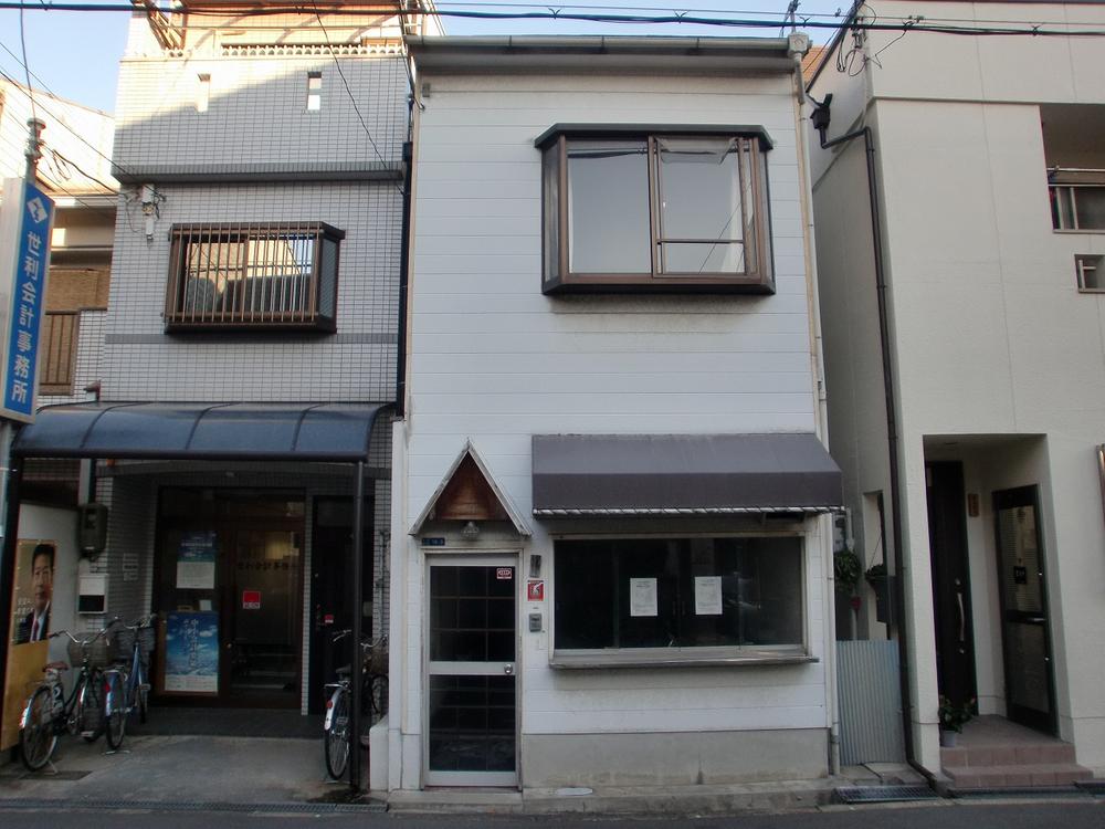 Local appearance photo. Originally it had been used at the store. Towards the independence of your thoughts is impeccable property. Attractive than anything about 21 square meters of land!