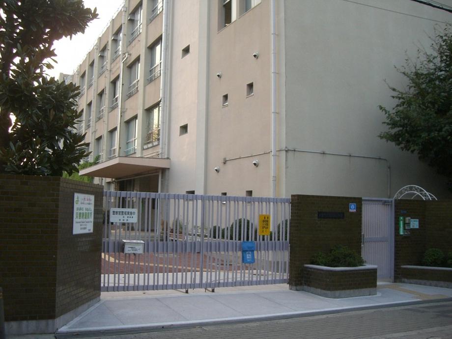 park. Takadono to South Park 334m