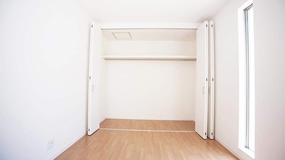 Receipt. Space clean organized in plenty of storage capacity! By concentrating the storage, Visibility is spread is "the room is wide feeling of freedom full"!