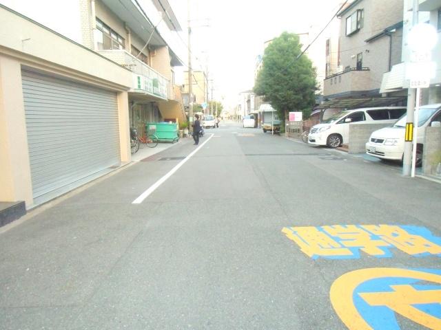 Local photos, including front road. 2 is a household can be a big house