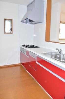 Kitchen.  ☆ Fashionable Italian a bright red kitchen