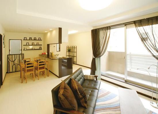 Same specifications photos (living). Kitchen seen from the living room.