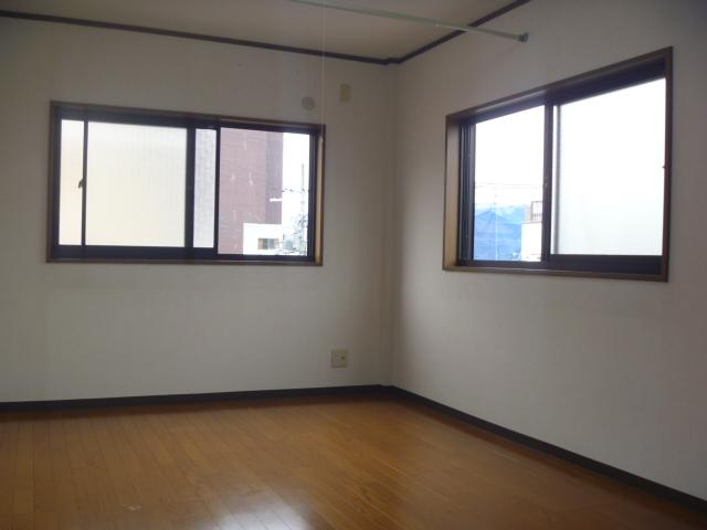 Non-living room. Indoor (March 2013) Shooting