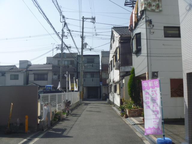 Local photos, including front road. Local (March 2013) Shooting