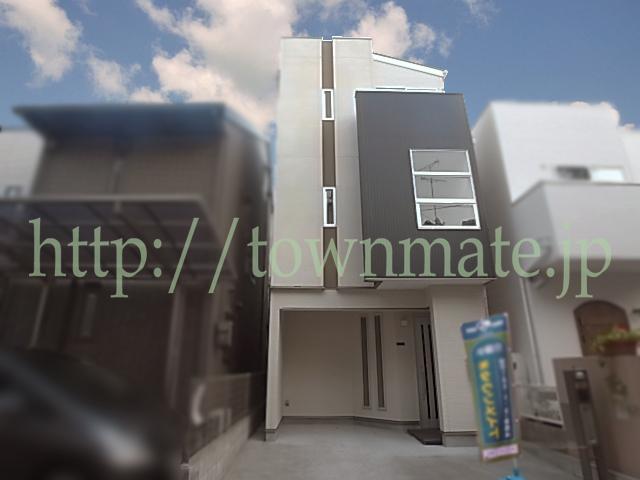 Local appearance photo. Bright appearance