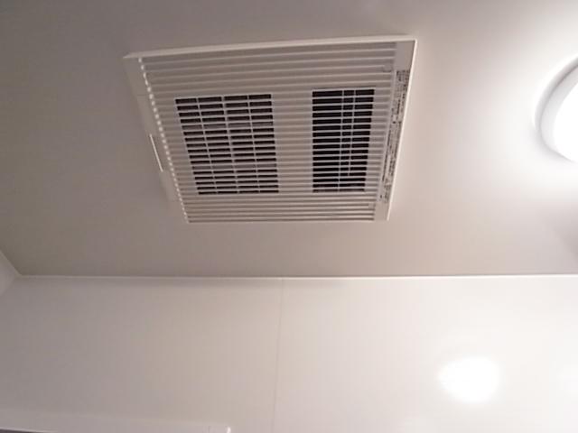 Cooling and heating ・ Air conditioning. Bathroom heating dryer