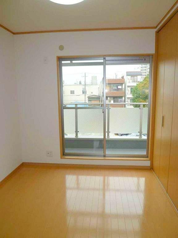 Non-living room. The third floor Western-style room about 5 Pledge