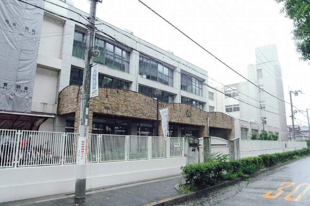 Other. Taishibashi elementary school 2-minute walk from the children is also a great joy!