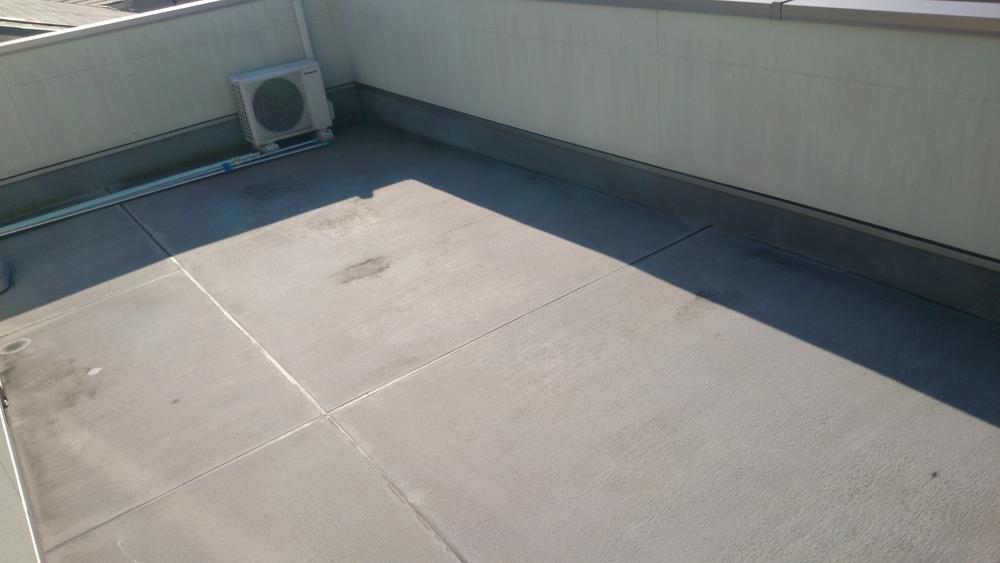 Balcony. Boast of the roof balcony! Washing, Children pool, Please, even to what such as barbecue.