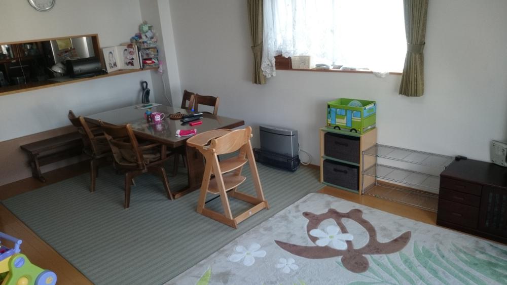 Living. Comfortable spacious 19 Pledge!