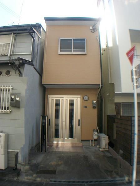 Local appearance photo. Local (12 May 2013) Shooting