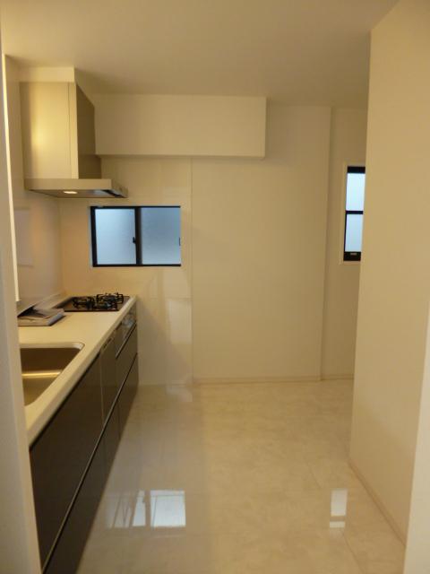 Kitchen. Indoor (12 May 2013) Shooting