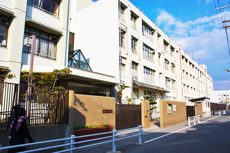Junior high school. Osakashiritsudai 180m up to the temple junior high school