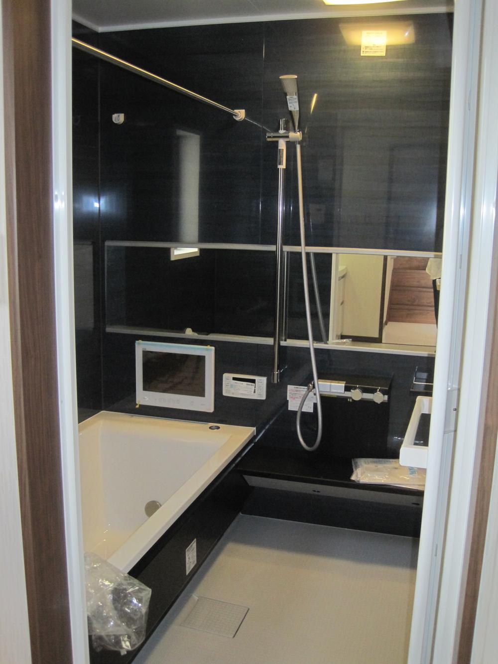 Building plan example (introspection photo). Bathing is also possible while looking at the night sky and will therefore also with window bathroom in the bathroom everyone's longing Detached unique settle on.