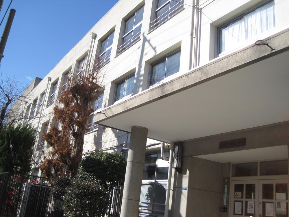 Primary school. 728m to Osaka Municipal Johoku Elementary School