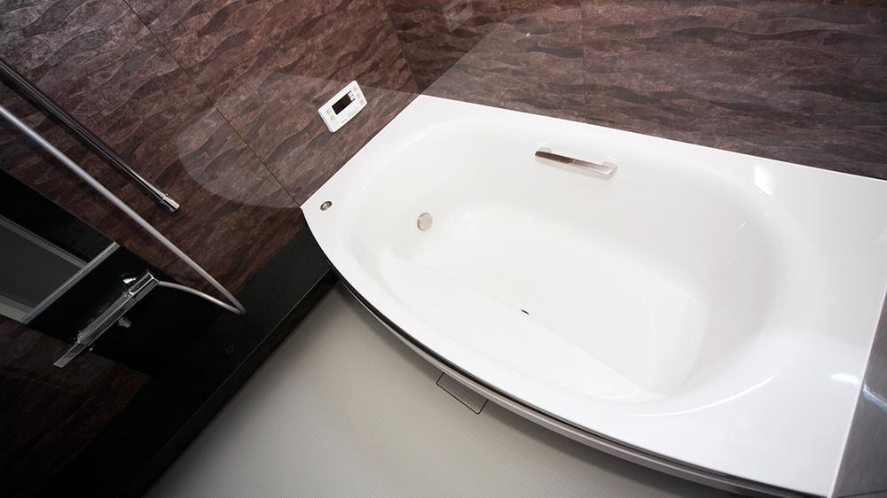 Bathroom. Bathroom not only wash away the body, Only because healing place wash away the fatigue of the day, Bright and airy ・ I want to clean.
