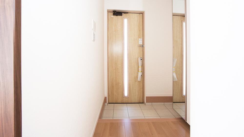 Entrance. The entrance also say the face of residence, To produce a spacious space a distinctive! Also fashionable interior highly entrance with storage!