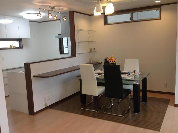 Living. Spacious LDK the conversation is lively