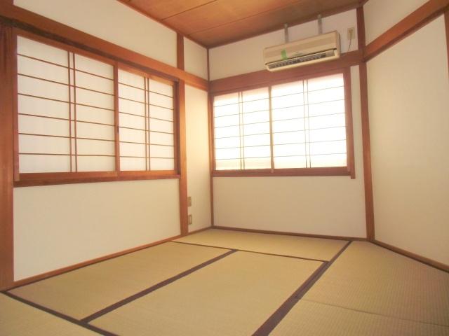 Non-living room. There is storage space