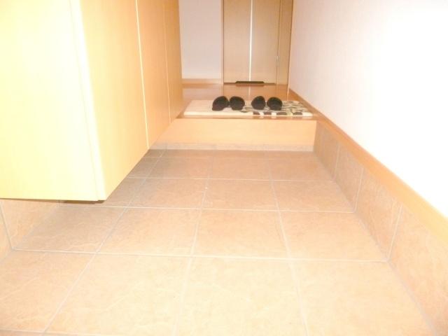 Entrance. It is a photograph that was seen from the entrance