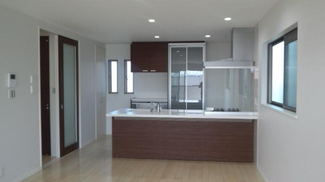 Same specifications photos (living). Spacious LDK22 Pledge