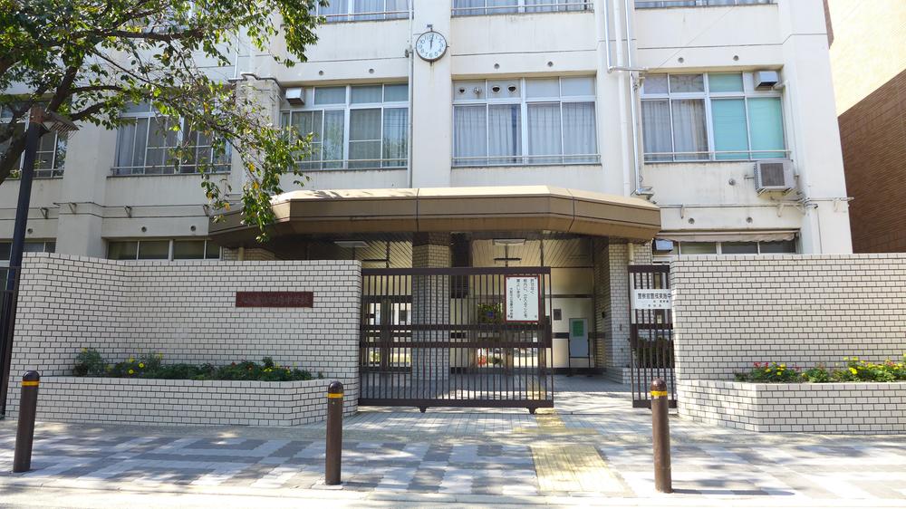 Junior high school. 834m to Osaka Municipal AsahiYo junior high school