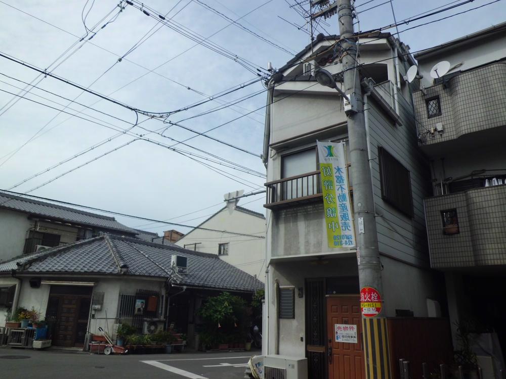 Local appearance photo