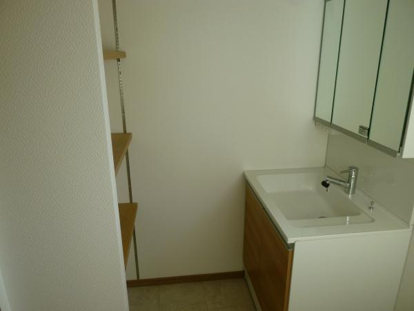 Wash basin, toilet