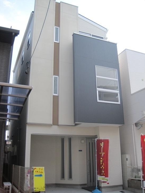 Local appearance photo. In a variety of ideas to suit each lifestyle, Storage well of the house that was realized the dream of living.