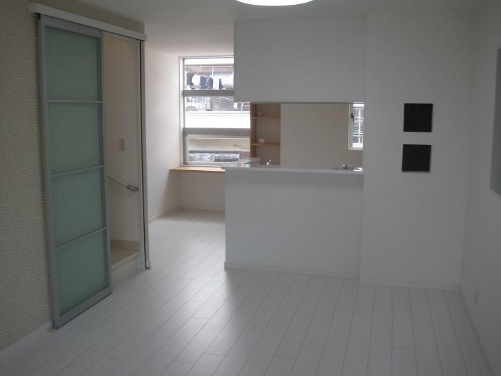 Living. Insert the light and wind, It is a comfortable space that will want to stay much full of sense of openness.