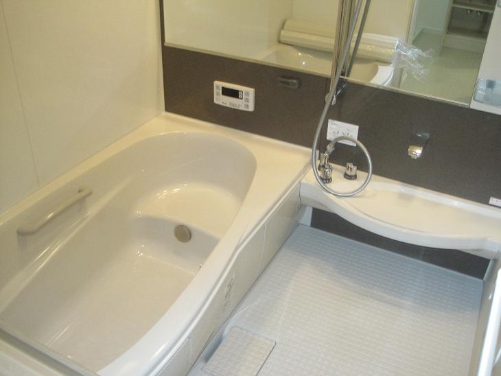 Bathroom. "Spacious want to spend the bus time." "I want to refresh heal the fatigue of the day", etc., The whole family of the healing space!