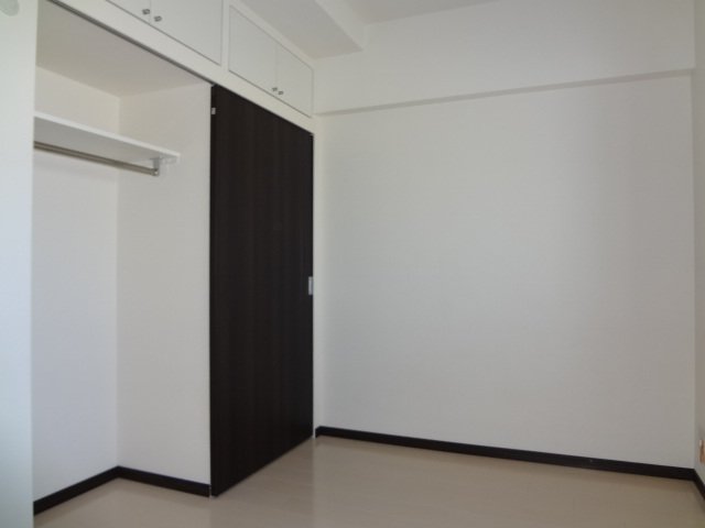 Other room space. Western-style 6 Pledge