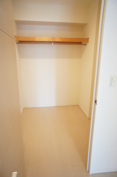 Receipt. Walk-in closet