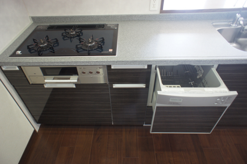 Kitchen. Dish washing and drying machine