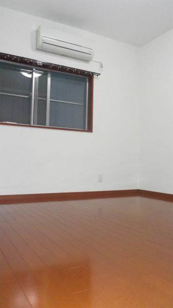 Living. Local appearance Front door