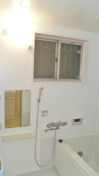 Bathroom. living Another angle